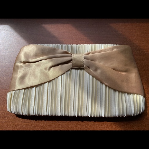 ASTALIFT bow tie details purse - Picture 7 of 8